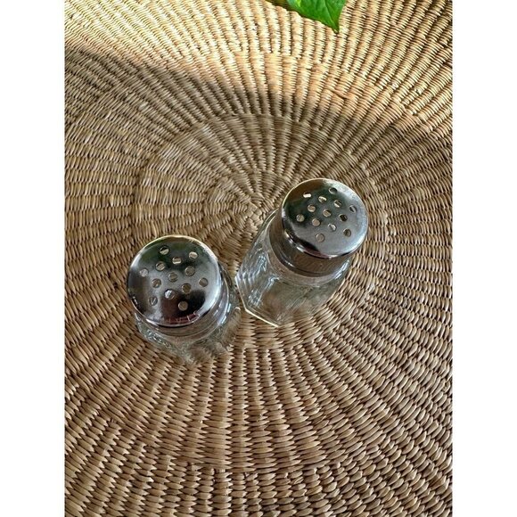 Pair of Glass Salt & Pepper Shakers - Picture 3 of 7